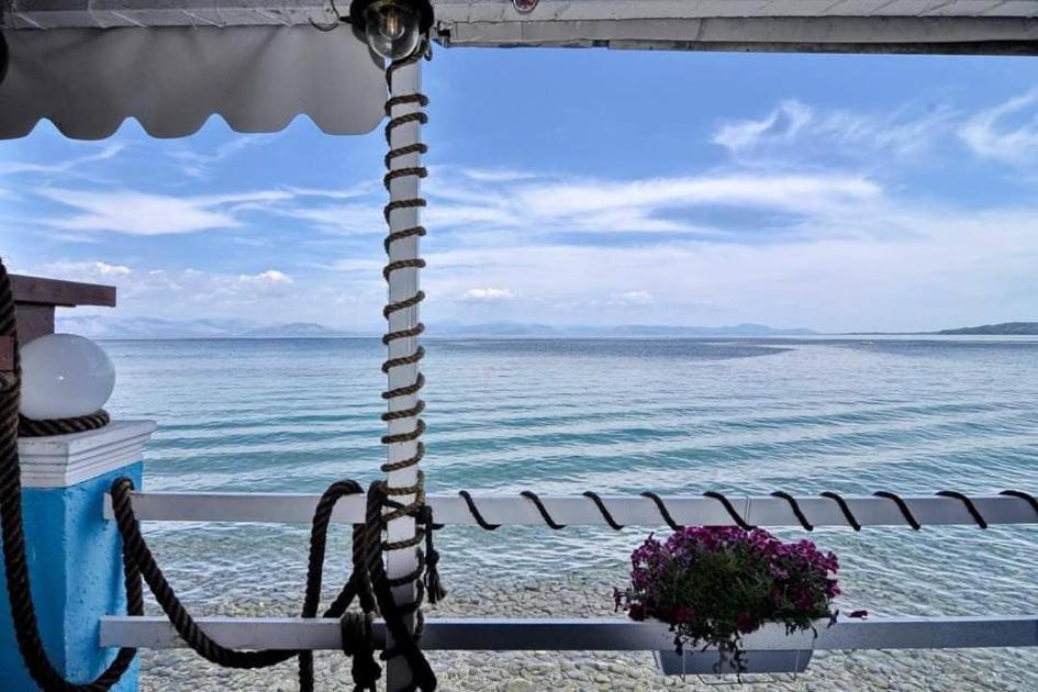 Апарт готель Ionian Mare Агіос Іоанніс Перістеріон Екстер'єр фото
