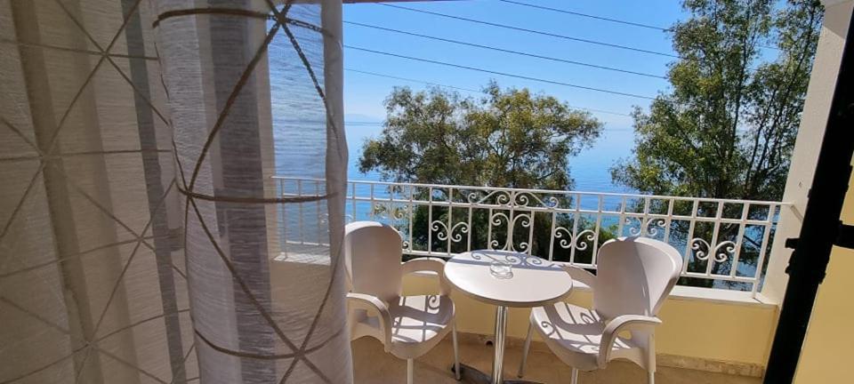 Апарт готель Ionian Mare Агіос Іоанніс Перістеріон Екстер'єр фото