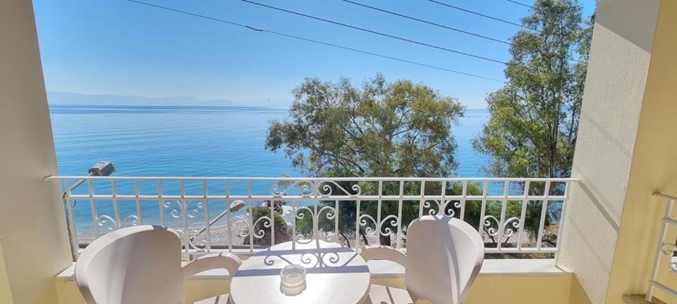 Апарт готель Ionian Mare Агіос Іоанніс Перістеріон Екстер'єр фото