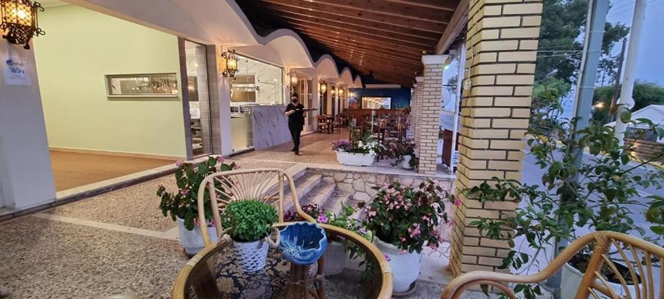 Апарт готель Ionian Mare Агіос Іоанніс Перістеріон Екстер'єр фото
