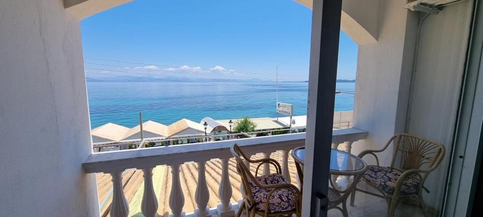 Апарт готель Ionian Mare Агіос Іоанніс Перістеріон Екстер'єр фото