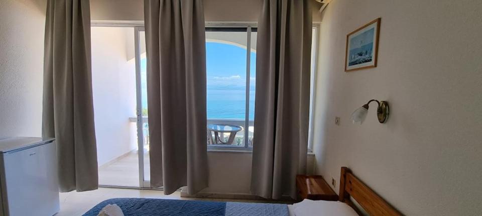 Апарт готель Ionian Mare Агіос Іоанніс Перістеріон Екстер'єр фото