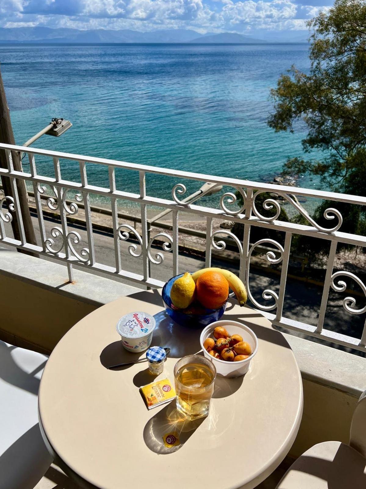 Апарт готель Ionian Mare Агіос Іоанніс Перістеріон Екстер'єр фото