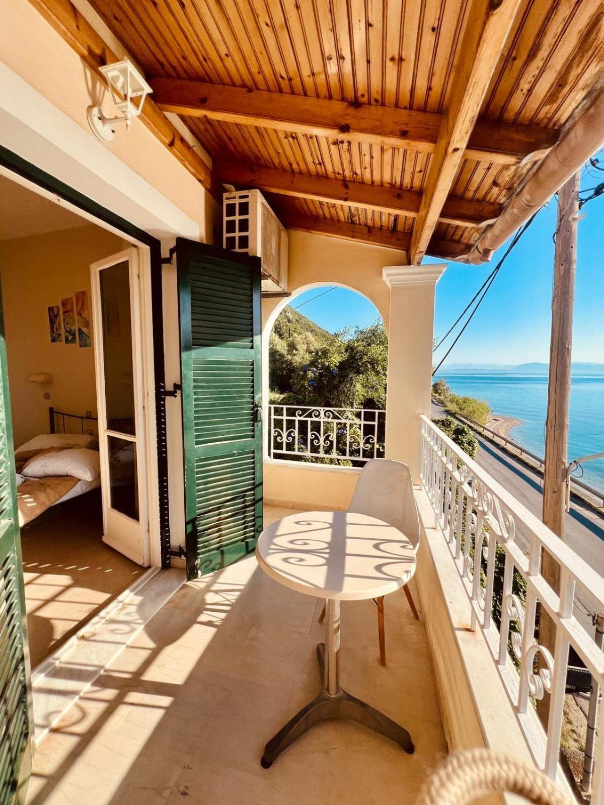 Апарт готель Ionian Mare Агіос Іоанніс Перістеріон Екстер'єр фото